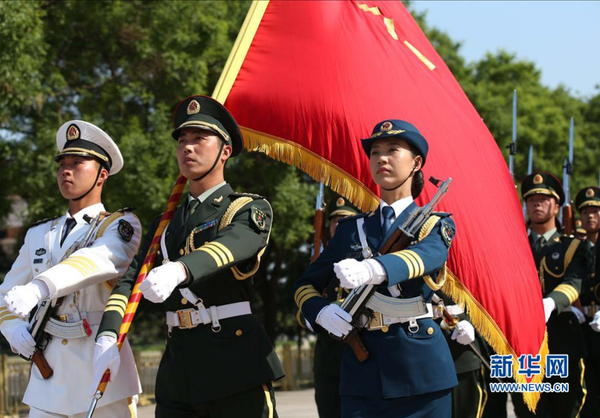 我軍首批三軍女子儀仗兵亮相外交禮儀-10