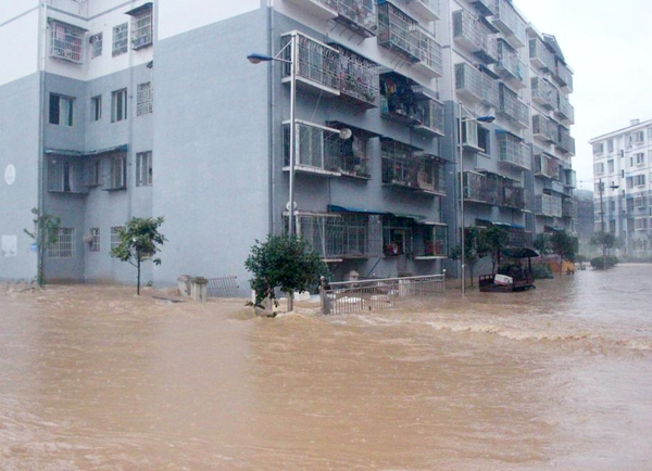 貴州多地持續(xù)強(qiáng)降雨-商鋪民房被淹-7