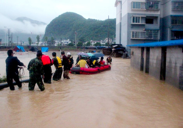 貴州多地持續(xù)強(qiáng)降雨-商鋪民房被淹-5