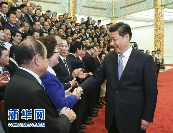 6月6日，中共中央總書記、國(guó)家主席習(xí)近平在北京會(huì)見(jiàn)第七屆世界華僑華人社團(tuán)聯(lián)誼大會(huì)代表。新華社記者 蘭紅光 攝1