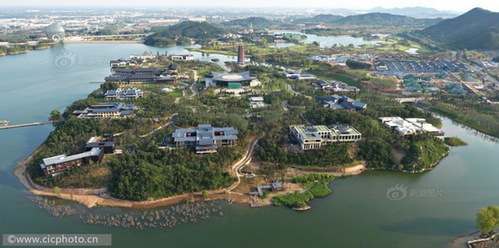 北京懷柔雁棲湖湖心島APEC峰會場館全景圖。