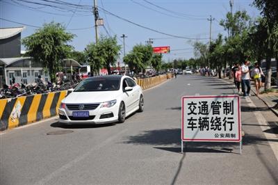 北京警方調(diào)查天通苑北地鐵外收“保護費”情況