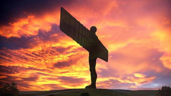 安東尼?葛姆雷，《北方的天使》（1994-8）圖片： ? Antony Gormley and Gateshead Council.