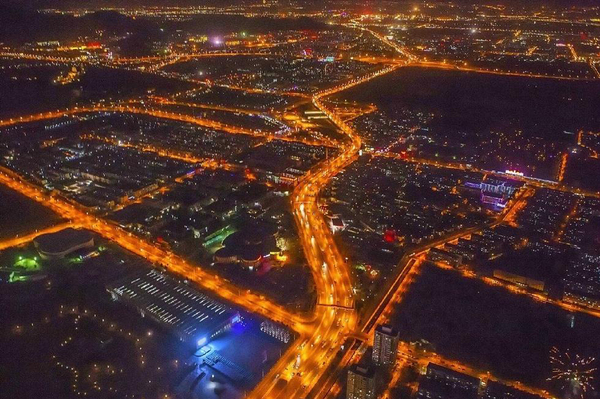 北京景觀照明全部開(kāi)啟 夜景流光溢彩