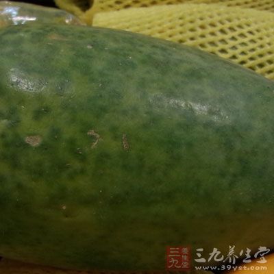 可燉食，冰糖燉木瓜可清心潤(rùn)肺，醫(yī)治喉炎等疾患