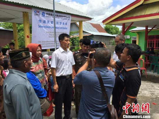 當?shù)孛襟w對活動情況進行了報道。　田愛軍 攝