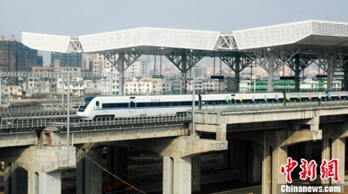 2016年5月15日零時起，全國鐵路實行新列車運行圖。(資料圖)