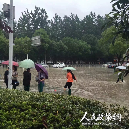 暴雨怒襲武漢2