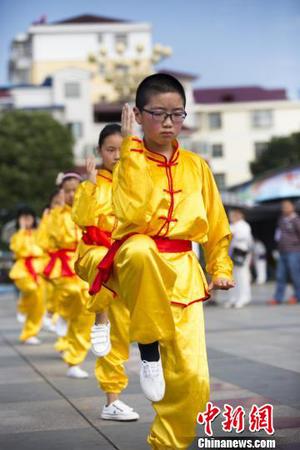 少年表演太極拳?！「到ū蟆z