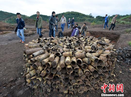 桐木嶺遺址出土的坩堝?！⊥ㄓ崋T 歐陽(yáng)常海 攝