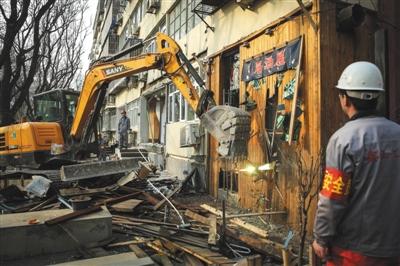 三里屯街道北三里社區(qū)整治“開墻打洞”