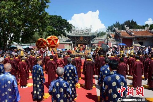 圖為祭祀慶典活動?！埥鸫?攝