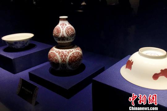 “明韻清風(fēng)——景德鎮(zhèn)窯皇家瓷器藝術(shù)展”10日在安徽合肥開展。此次展覽共展出130余件(套)明清時期景德鎮(zhèn)窯瓷器?！垙?qiáng) 攝