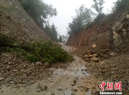 圖為商洛發(fā)生暴雨洪澇災(zāi)害?！∪f濤 攝