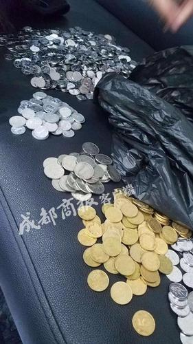 雅安老師離職后收到16660枚硬幣的押金 花4小時(shí)才數(shù)完