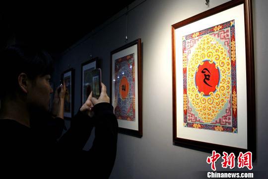 《吉祥彩繪》（百幅）青海開展展現(xiàn)藏式建筑絢爛彩繪文化