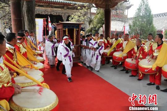 展示蒲縣民俗文化魅力的一道亮麗風(fēng)景。　任麗娜 攝