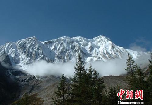 格聶雪山。(資料圖) 鐘欣 攝