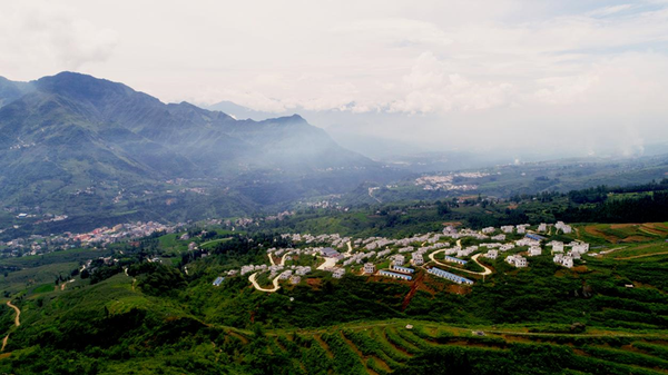 雷波縣馬處哈三峽新村。攝影：昝昭